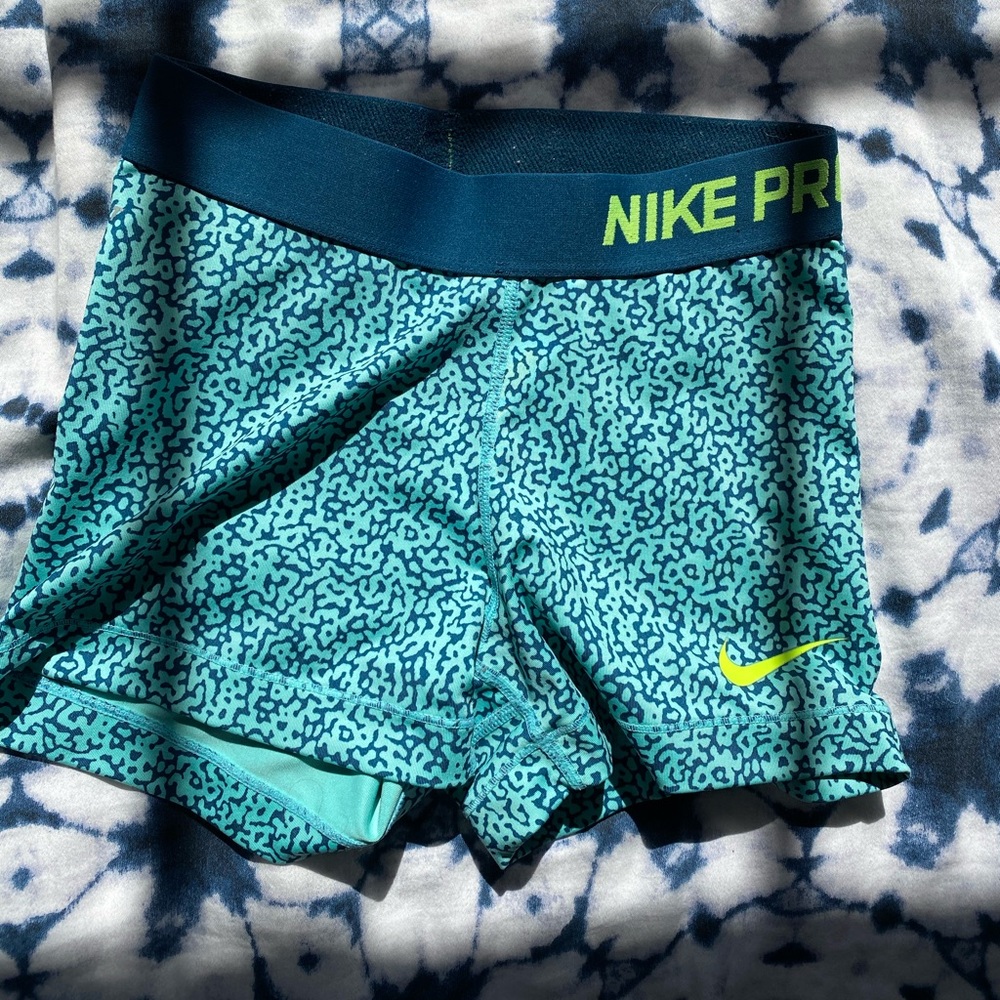 coral print NIKE PRO